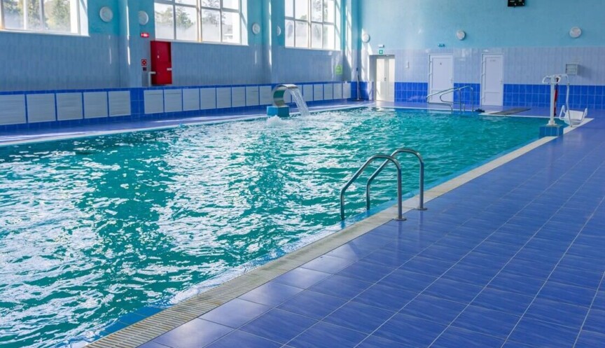 Крытый бассейн